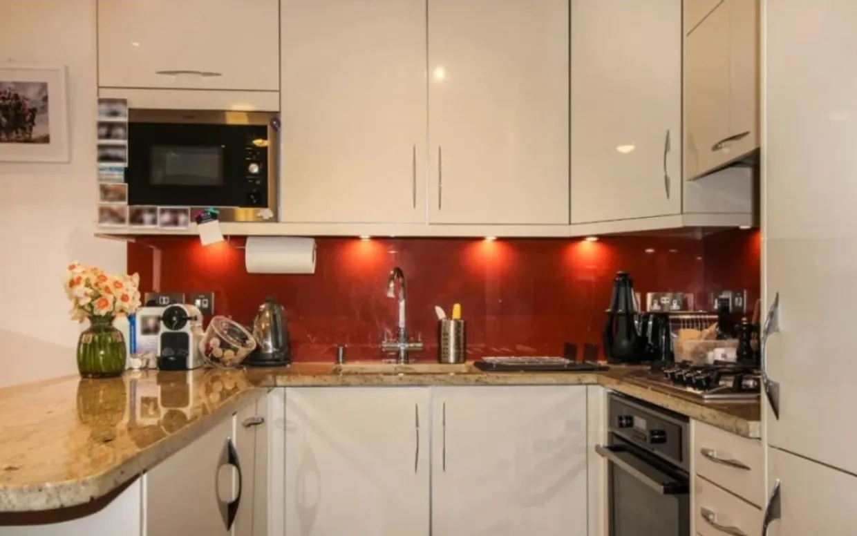 Cranbourne Gardens London NW11 photo 5