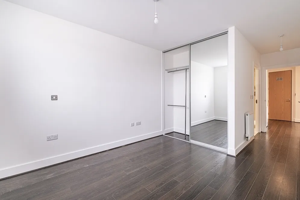 Coombe Lane London SW20 photo 8