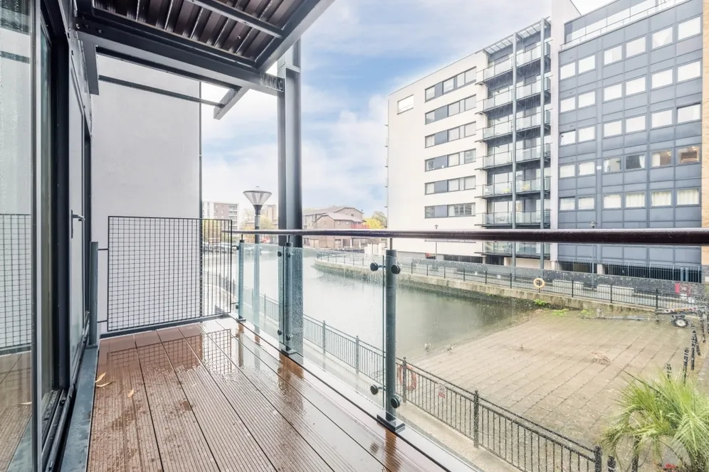 Boardwalk Place, E14 photo 9