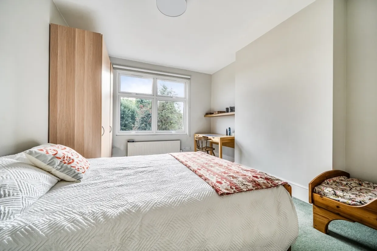 Fitzjohn Avenue Barnet EN5 photo 15