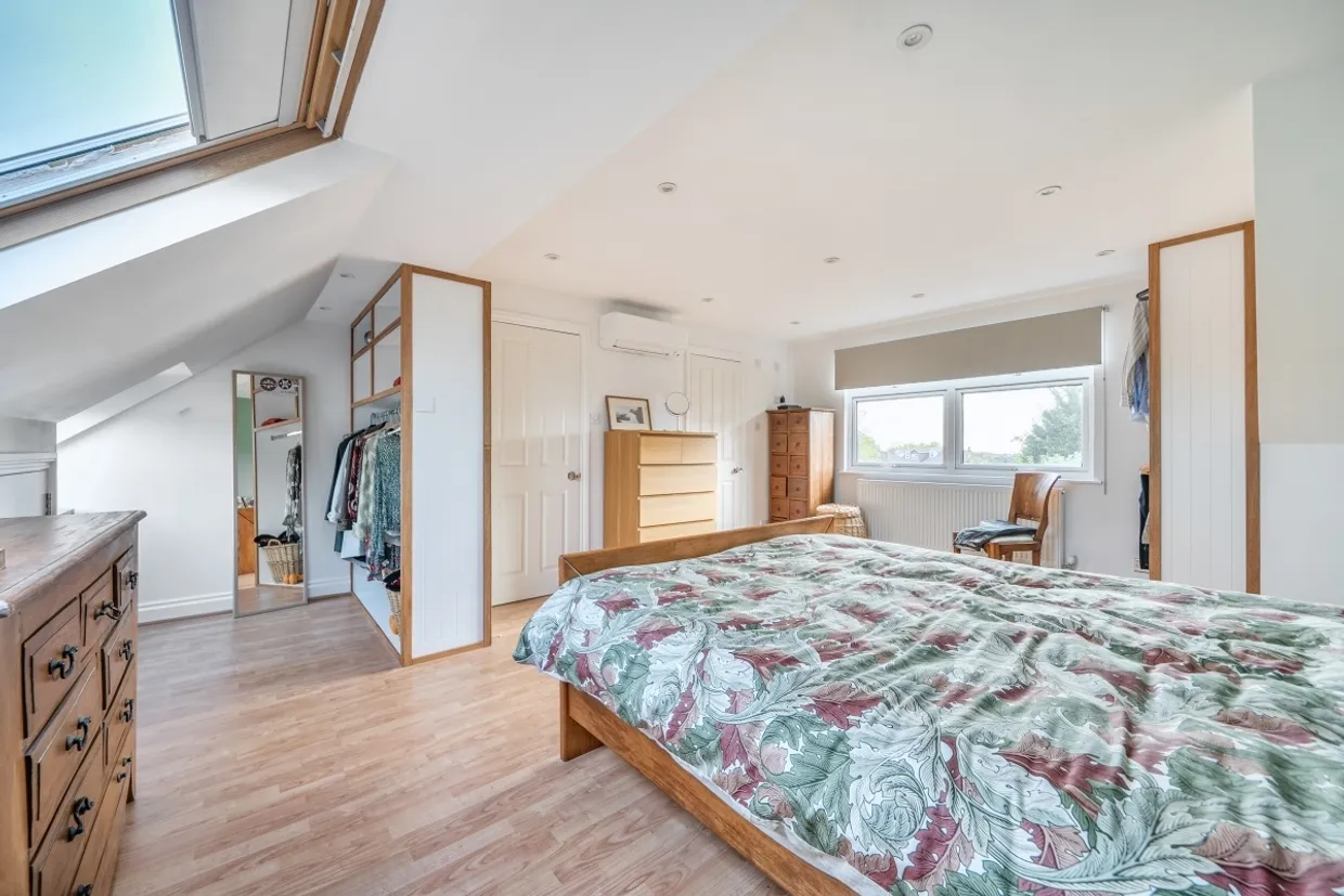 Fitzjohn Avenue Barnet EN5 photo 17