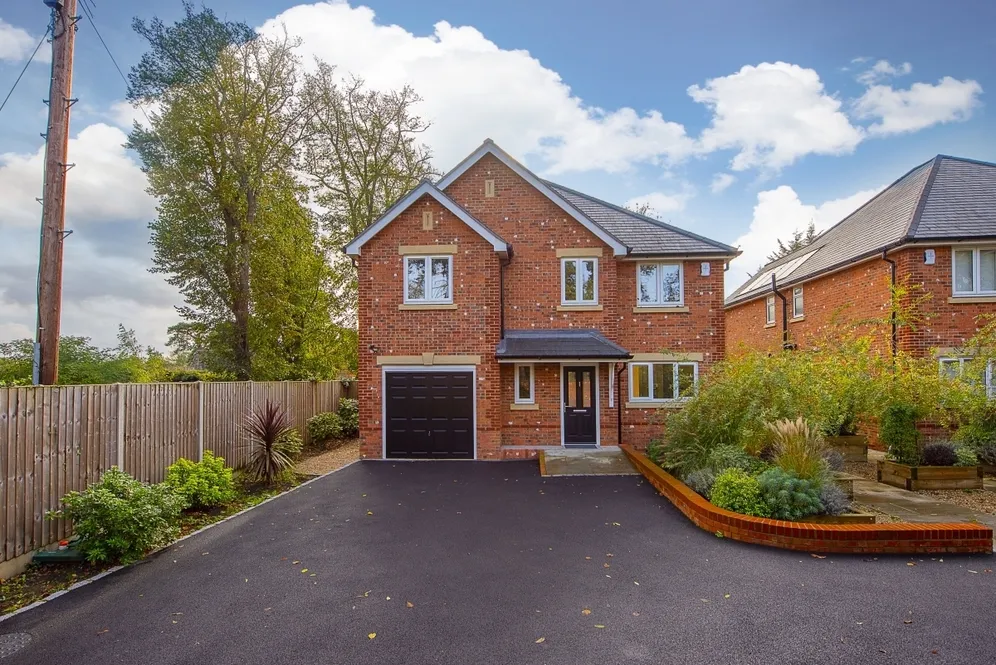 Lower Hampton Road, Sunbury-on-Thames, TW16 photo 2