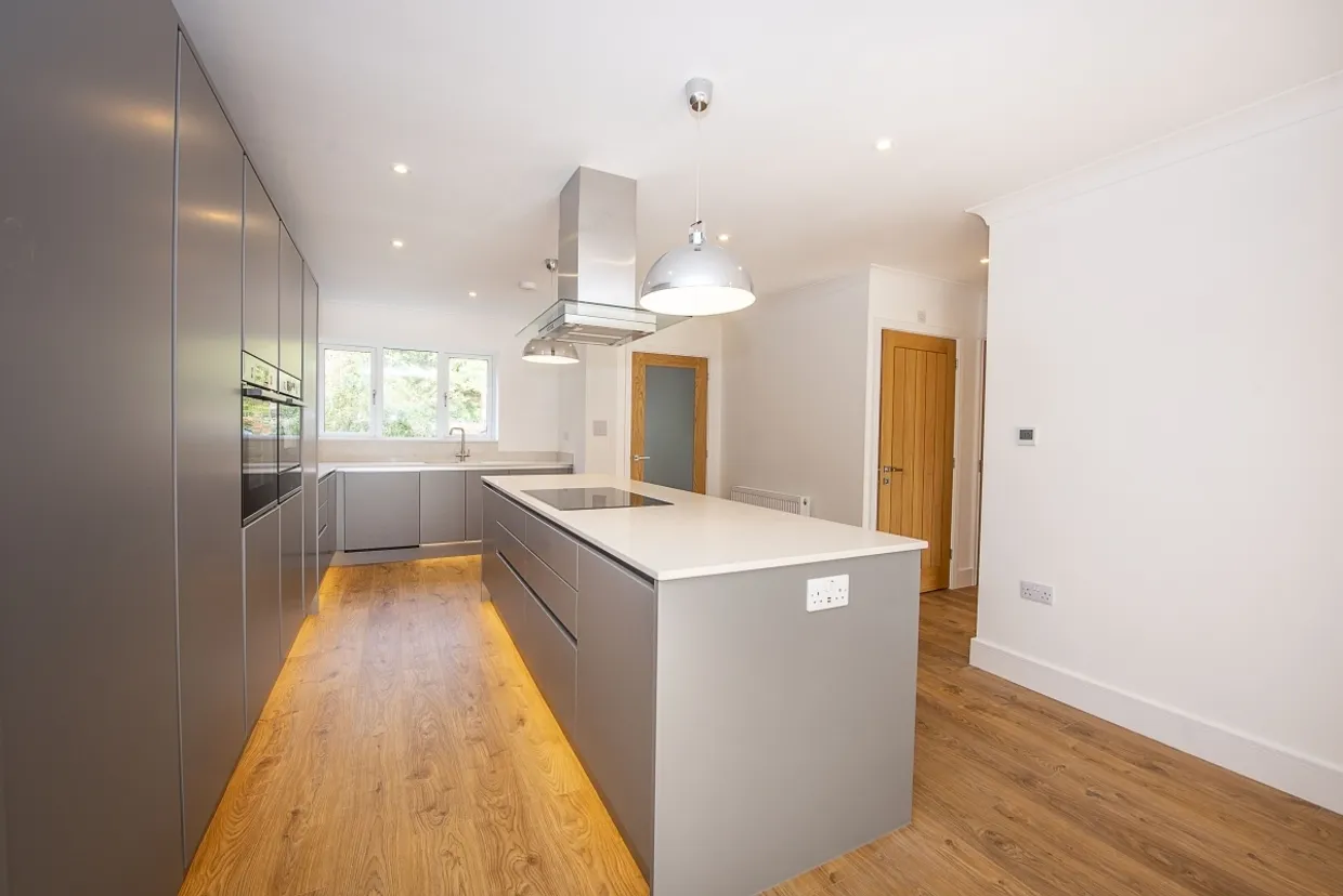 Lower Hampton Road, Sunbury-on-Thames, TW16 photo 4
