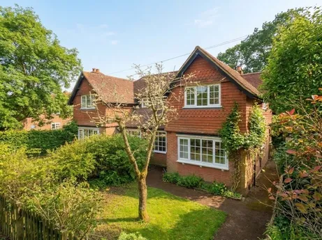 Pathfields Haslemere GU27