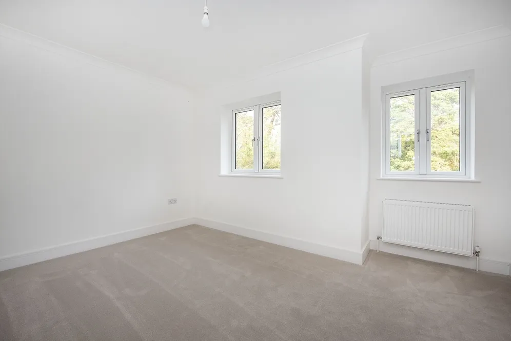 Lower Hampton Road, Sunbury-on-Thames, TW16 photo 9