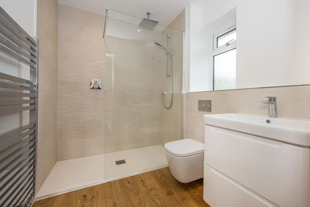 Lower Hampton Road, Sunbury-on-Thames, TW16 photo 10