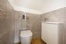 Lower Hampton Road, Sunbury-on-Thames, TW16 photo 15