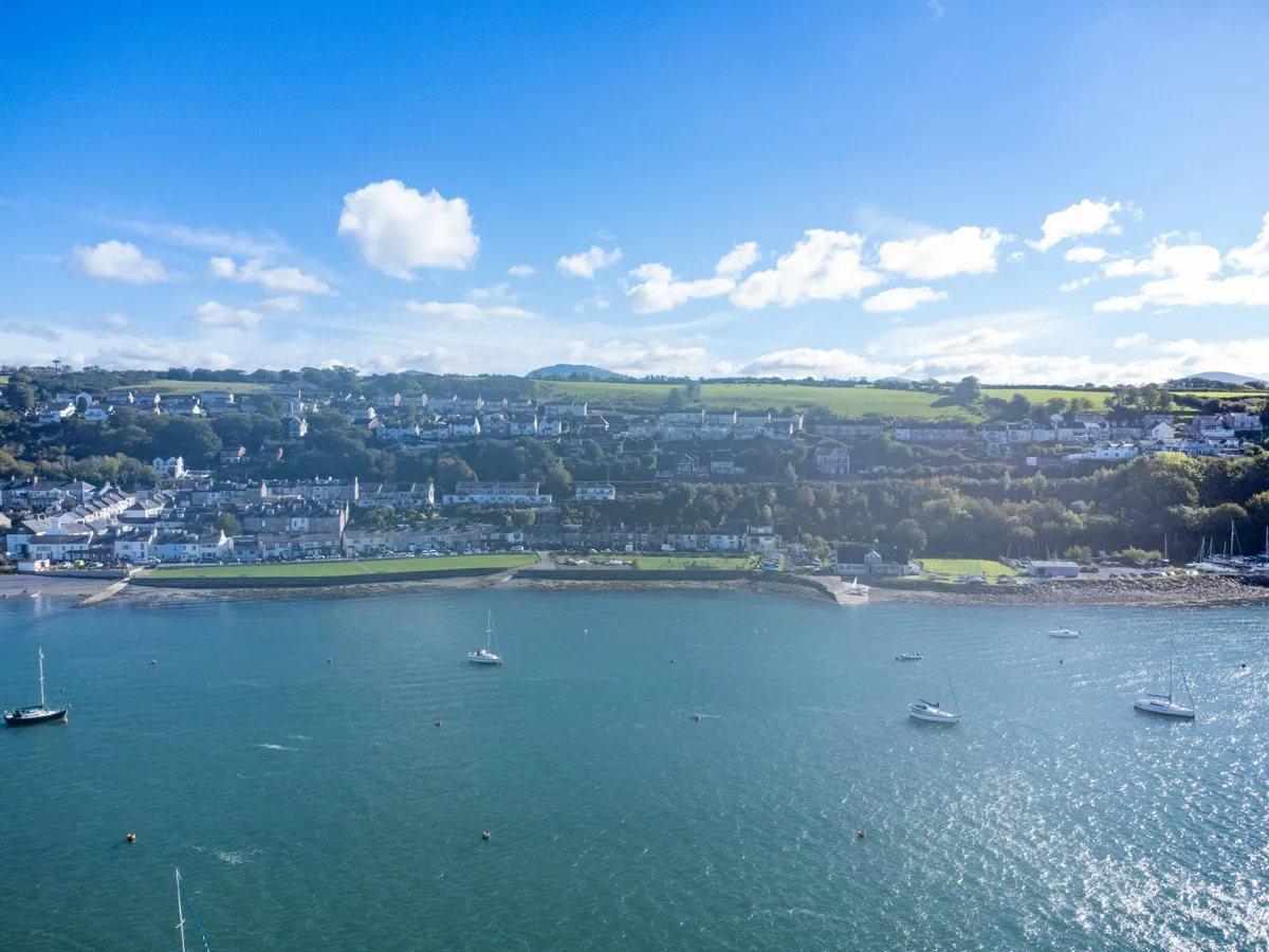 Caernarfon Road, Y Felinheli, Gwynedd, LL56