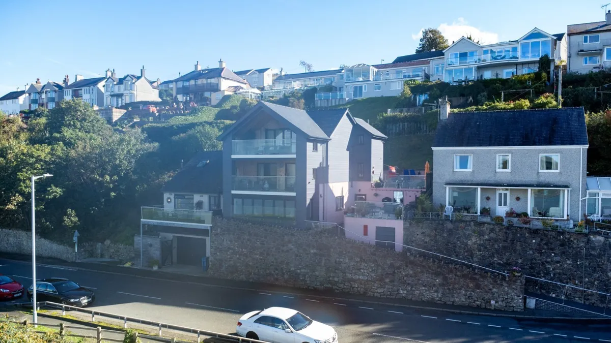 Caernarfon Road, Y Felinheli, Gwynedd, LL56