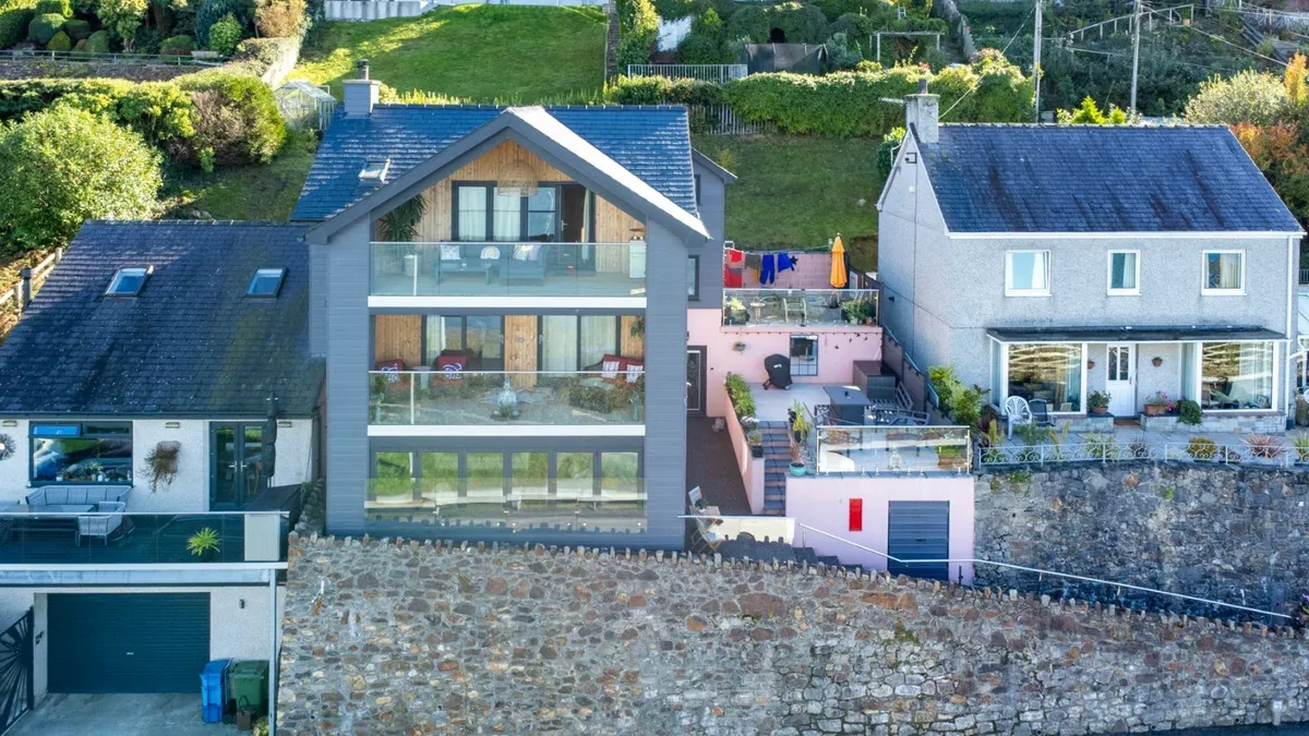 Caernarfon Road, Y Felinheli, Gwynedd, LL56