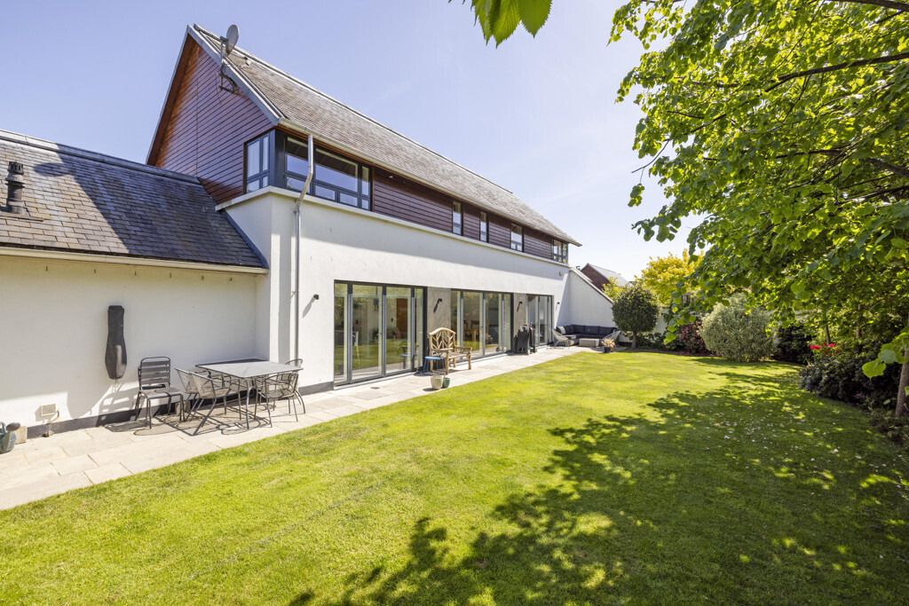 1 Brighouse Park Rigg, Cramond, Edinburgh, EH4 6QU Image 1