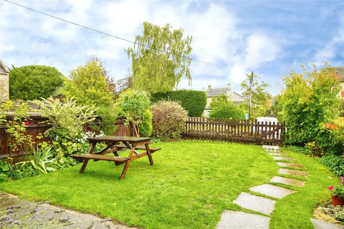 Bulls Close, Filkins, Lechlade, Oxfordshire, GL7