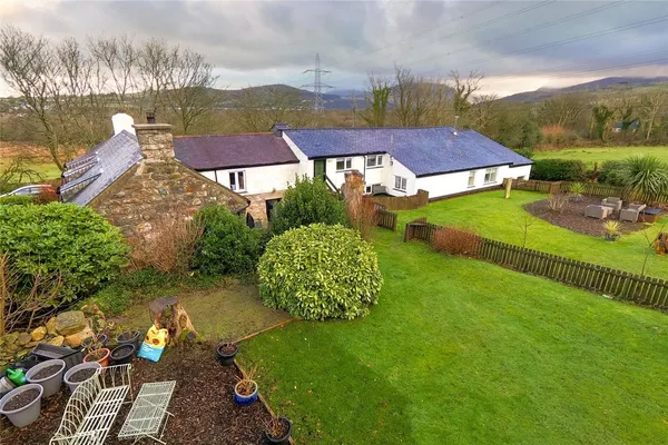 Llanllyfni, Caernarfon, Gwynedd, LL54