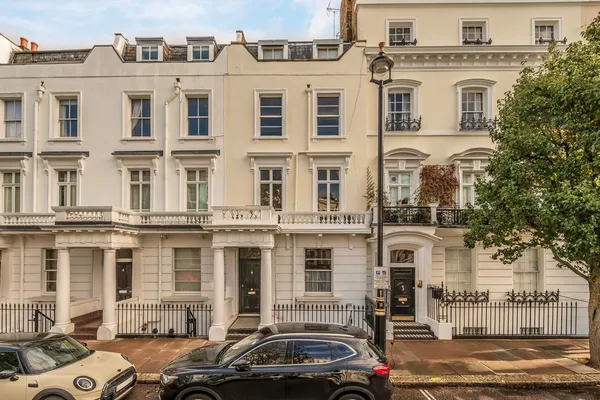 Denbigh Street, London, SW1V photo 1