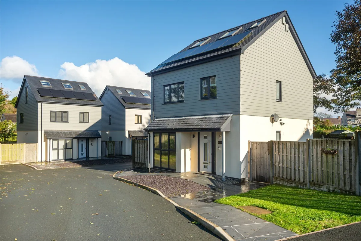 Lletroed Fawr, Penysarn, Isle of Anglesey, LL69