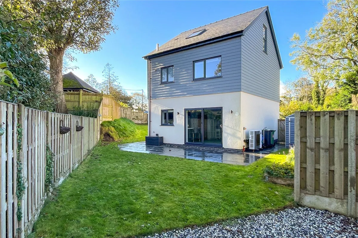 Lletroed Fawr, Penysarn, Isle of Anglesey, LL69