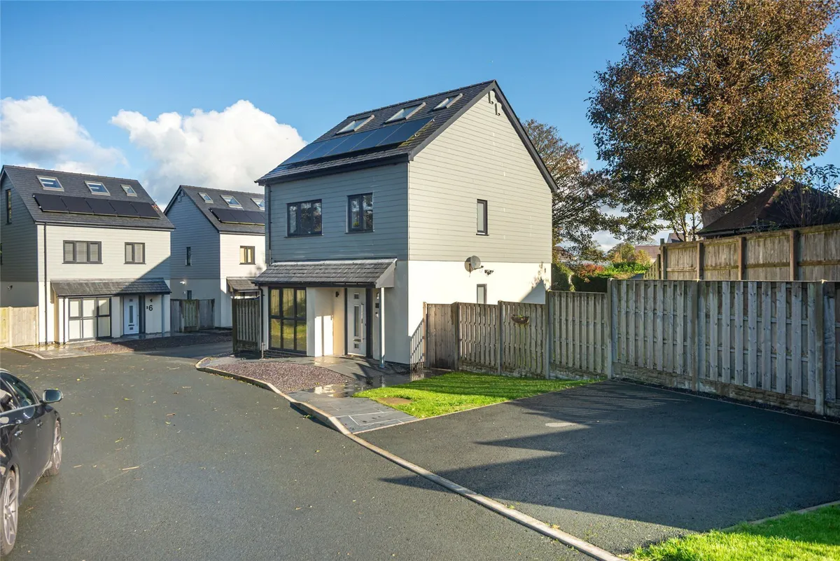 Lletroed Fawr, Penysarn, Isle of Anglesey, LL69