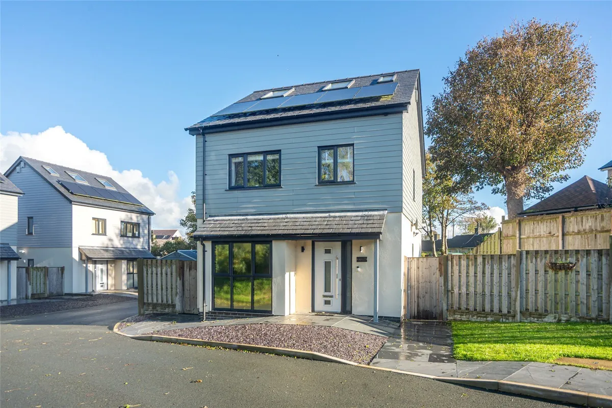 Lletroed Fawr, Penysarn, Isle of Anglesey, LL69