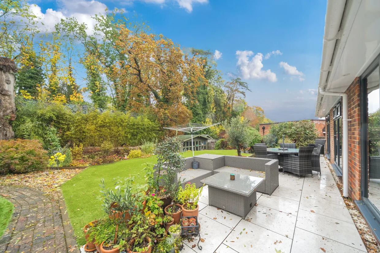 Moreton End Close, Harpenden, AL5 photo 1