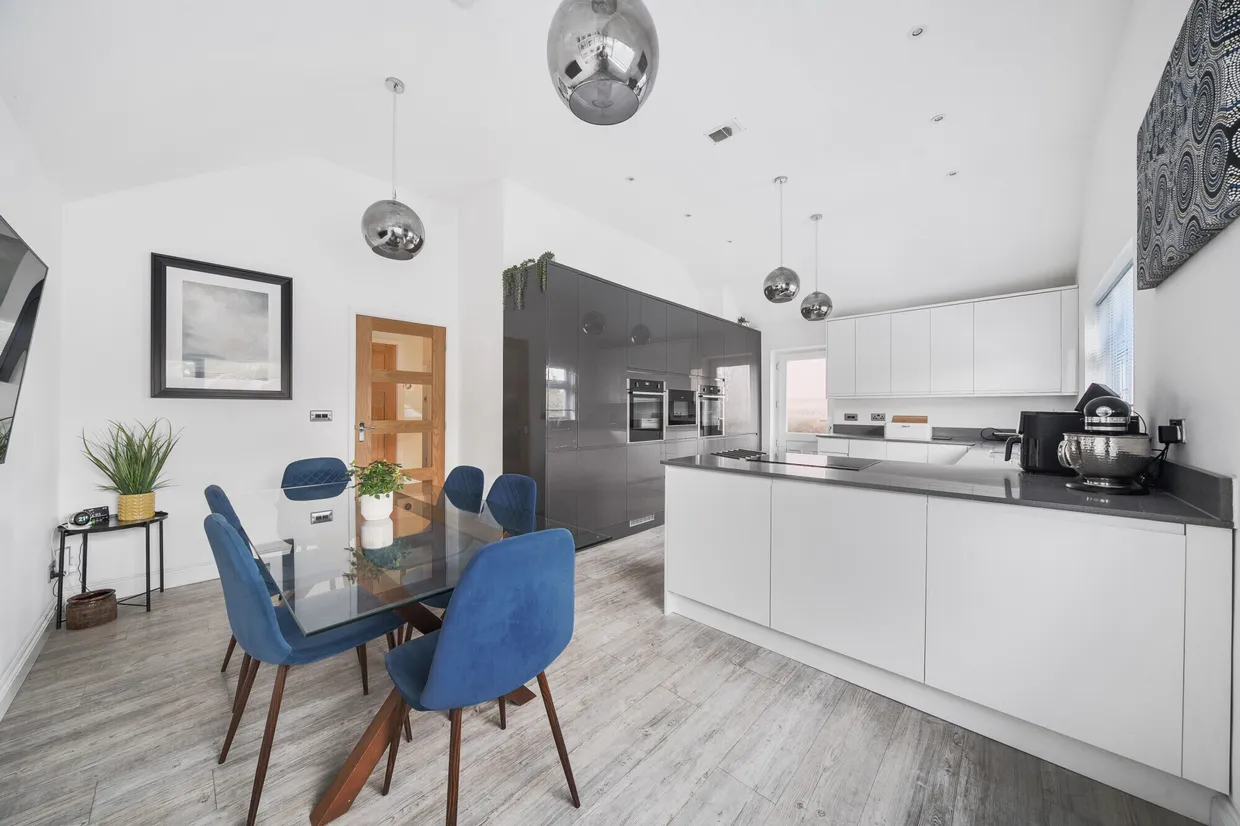 Moreton End Close, Harpenden, AL5 photo 3