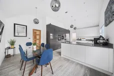 Moreton End Close, Harpenden, AL5 photo 3