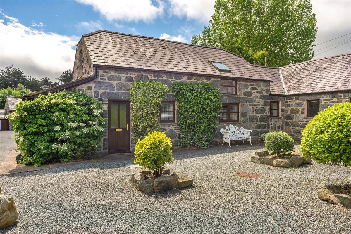 Rowen, Conwy, LL32