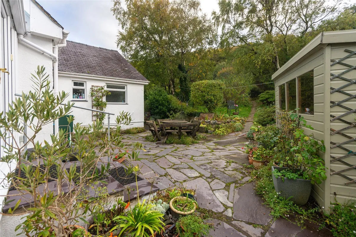 Dob, Tregarth, Bangor, Gwynedd, LL57