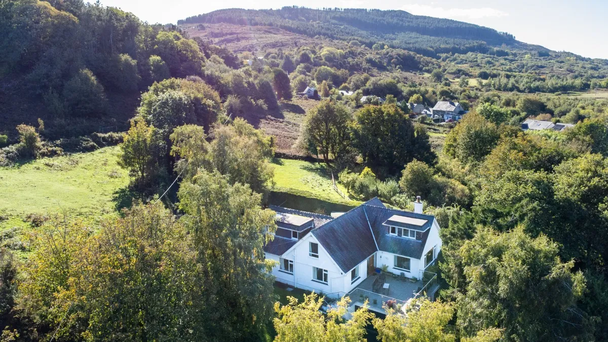 Dob, Tregarth, Bangor, Gwynedd, LL57
