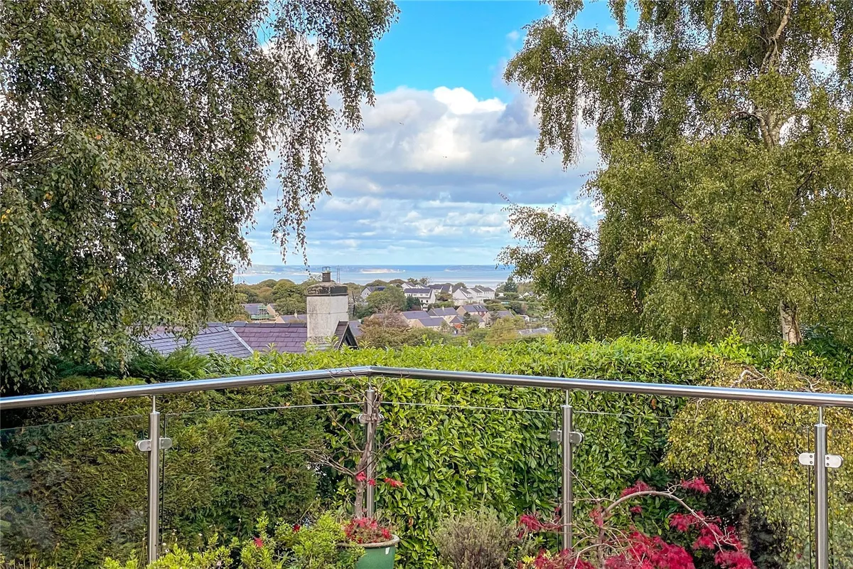 Dob, Tregarth, Bangor, Gwynedd, LL57
