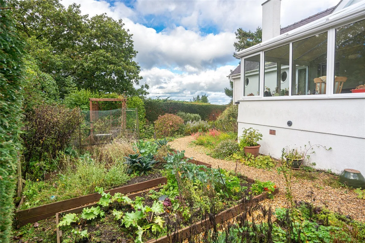 Dob, Tregarth, Bangor, Gwynedd, LL57