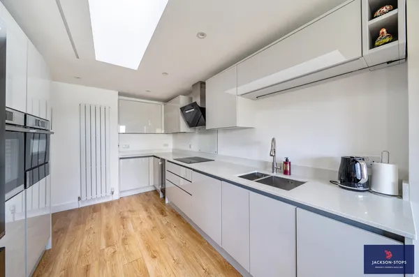 Vandyke Close, Woburn Sands, MK17 photo 5
