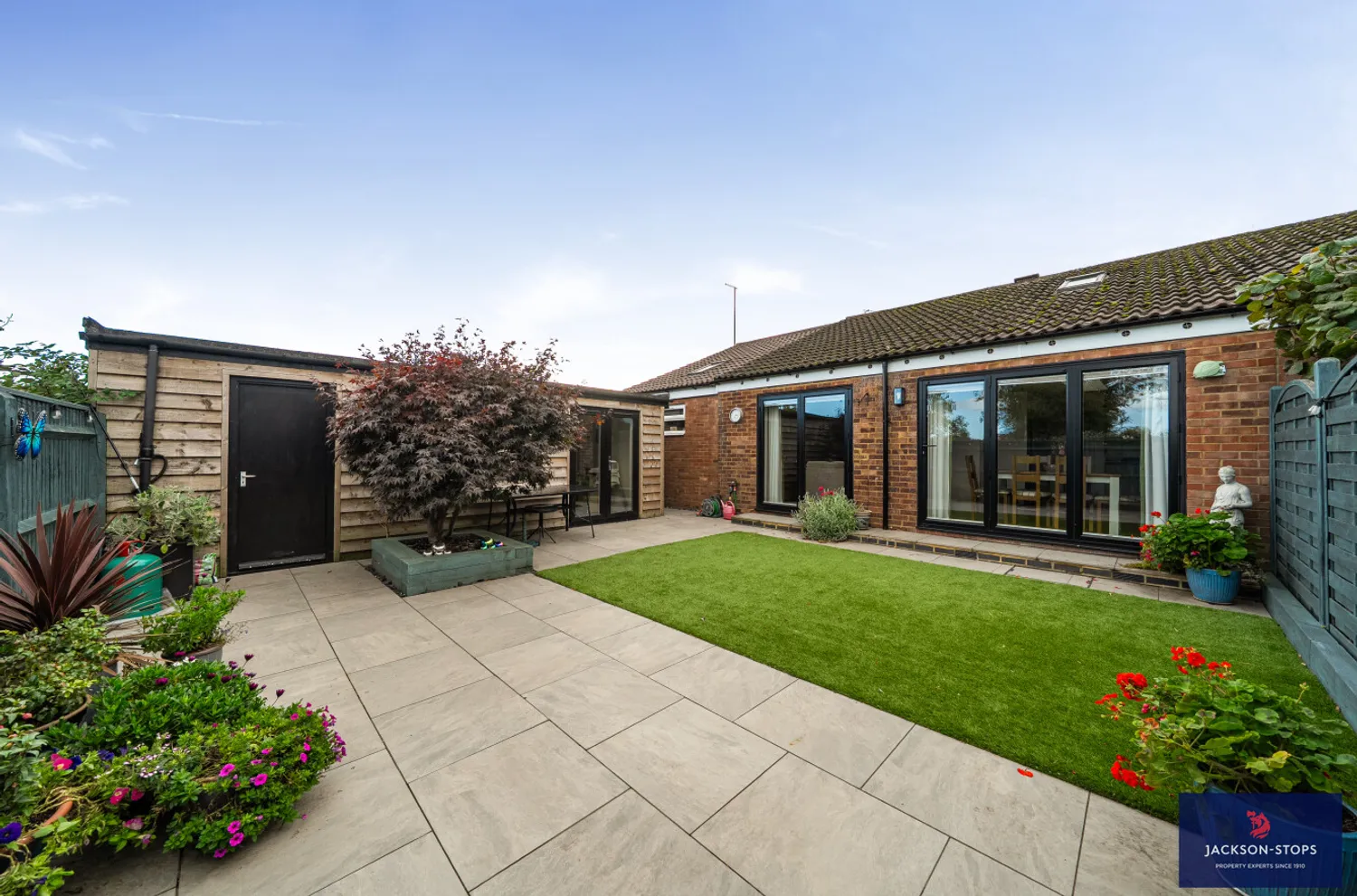 Vandyke Close, Woburn Sands, MK17 photo 11
