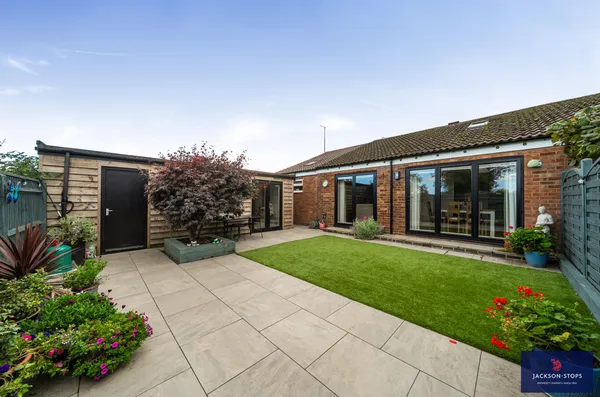 Vandyke Close, Woburn Sands, MK17 photo 11