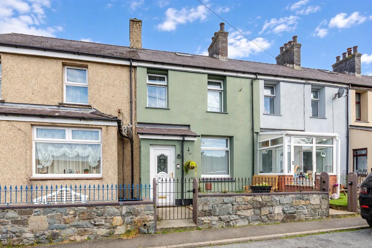 Caradog Place, Deiniolen, Caernarfon, LL55