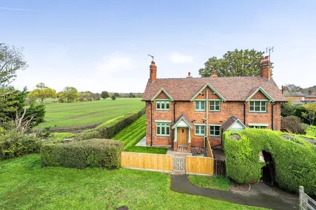 Stratford Road, Sherbourne, CV35