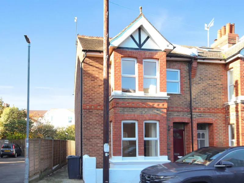 Property thumbnail 1 out of 3
