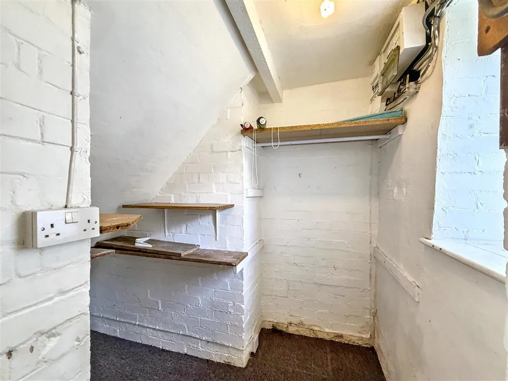 Property carousel item 18