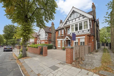 Blakesley Avenue, Ealing, W5