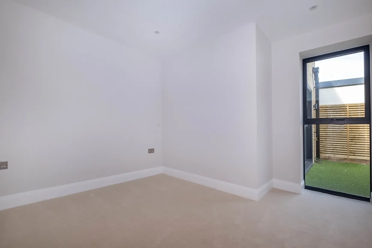 Merton Road London SW19 photo 8