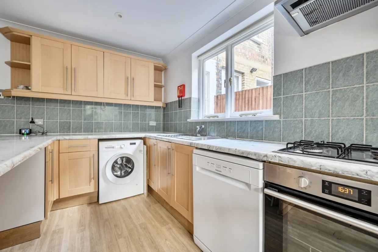 Pembroke Road London N10 photo 10
