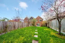 Grosvenor Road, Epsom KT18 photo 17