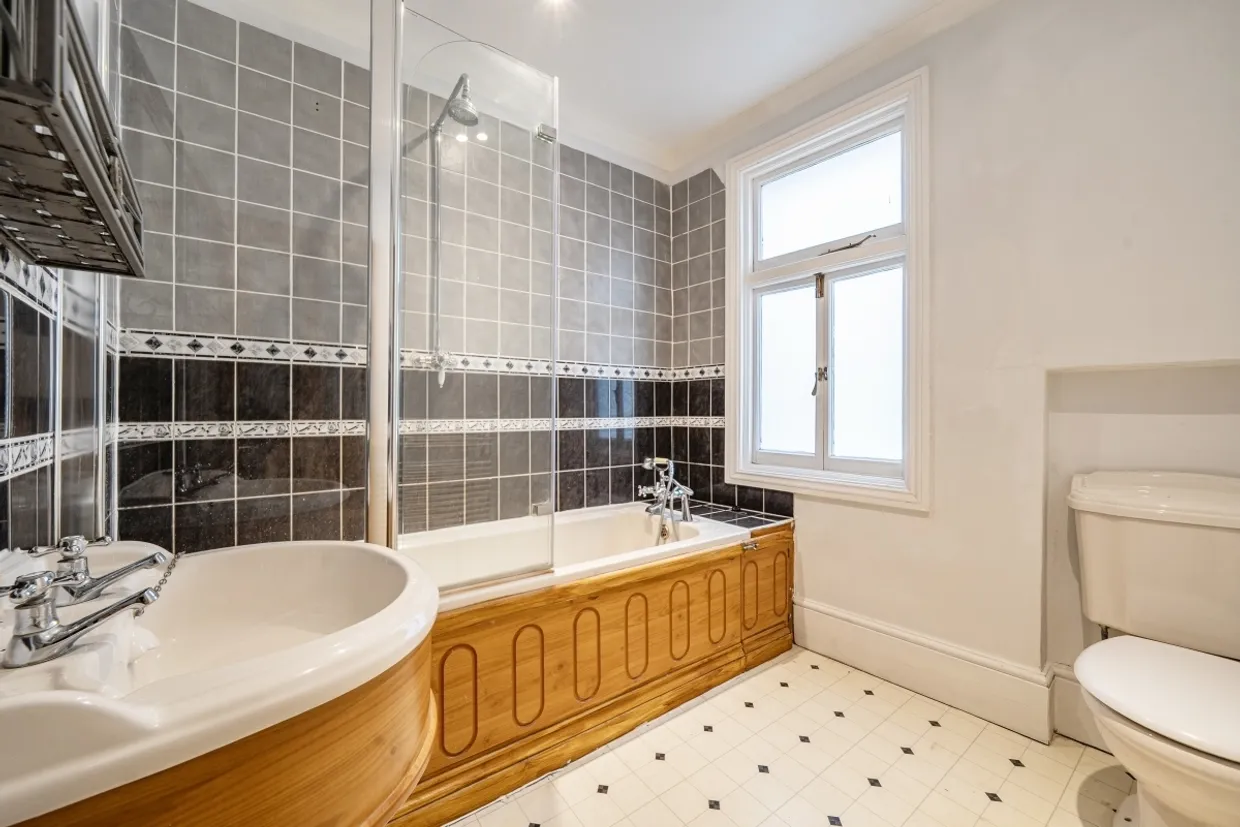 Pembroke Road London N10 photo 16