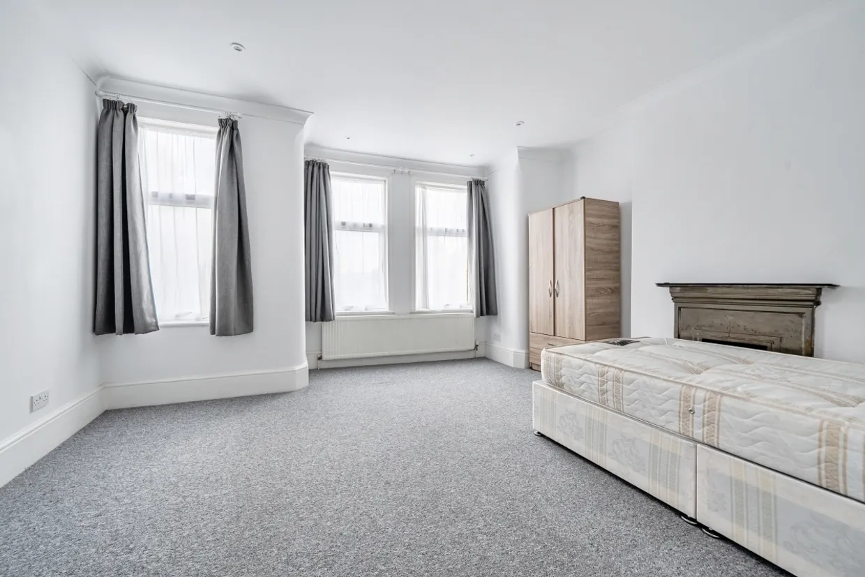 Pembroke Road London N10 photo 21