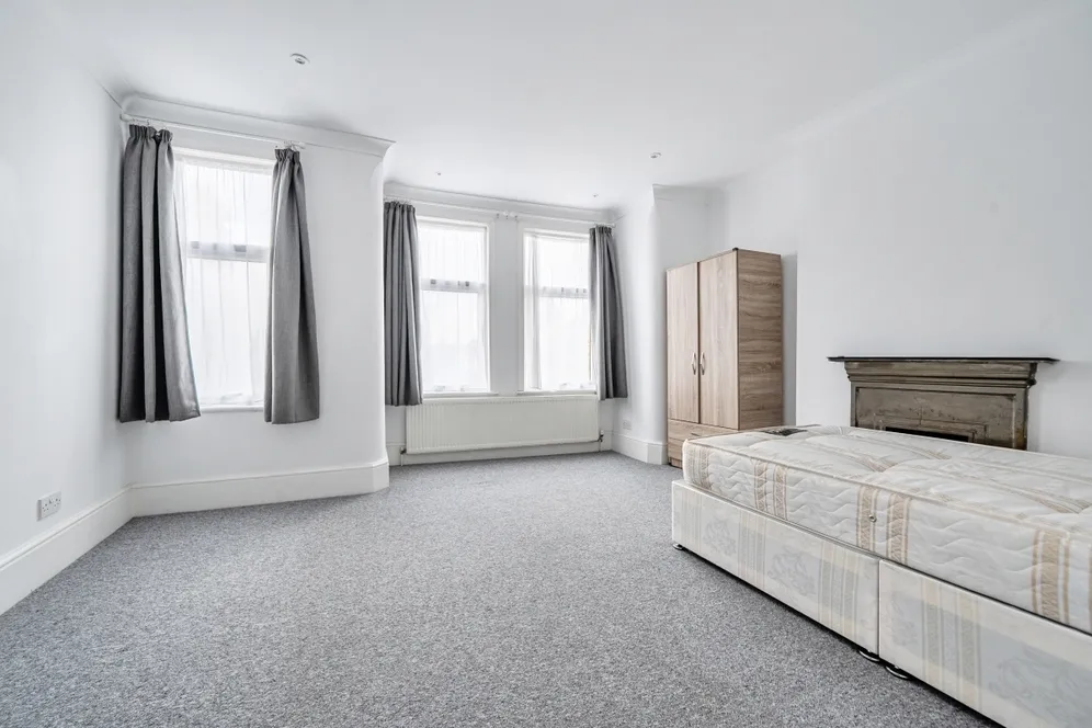 Pembroke Road London N10 photo 21