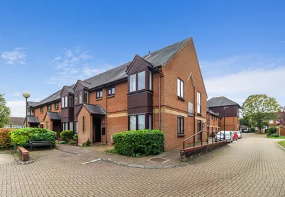 The Crescent, Abbots Langley, WD5