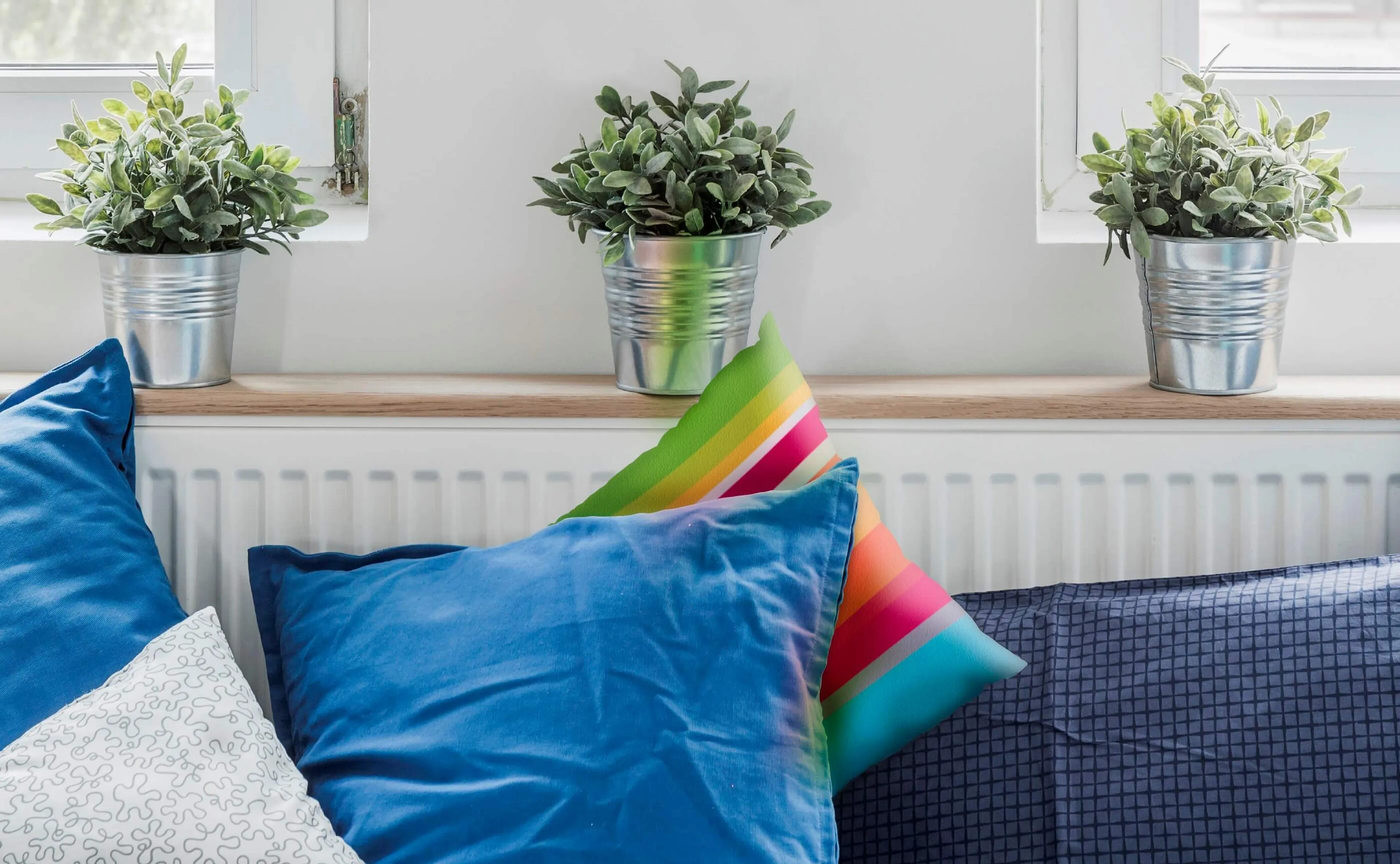 https://mr1.homeflow-assets.co.uk/files/site_asset/image/4736/9528/cushion_crop_buy.jpg