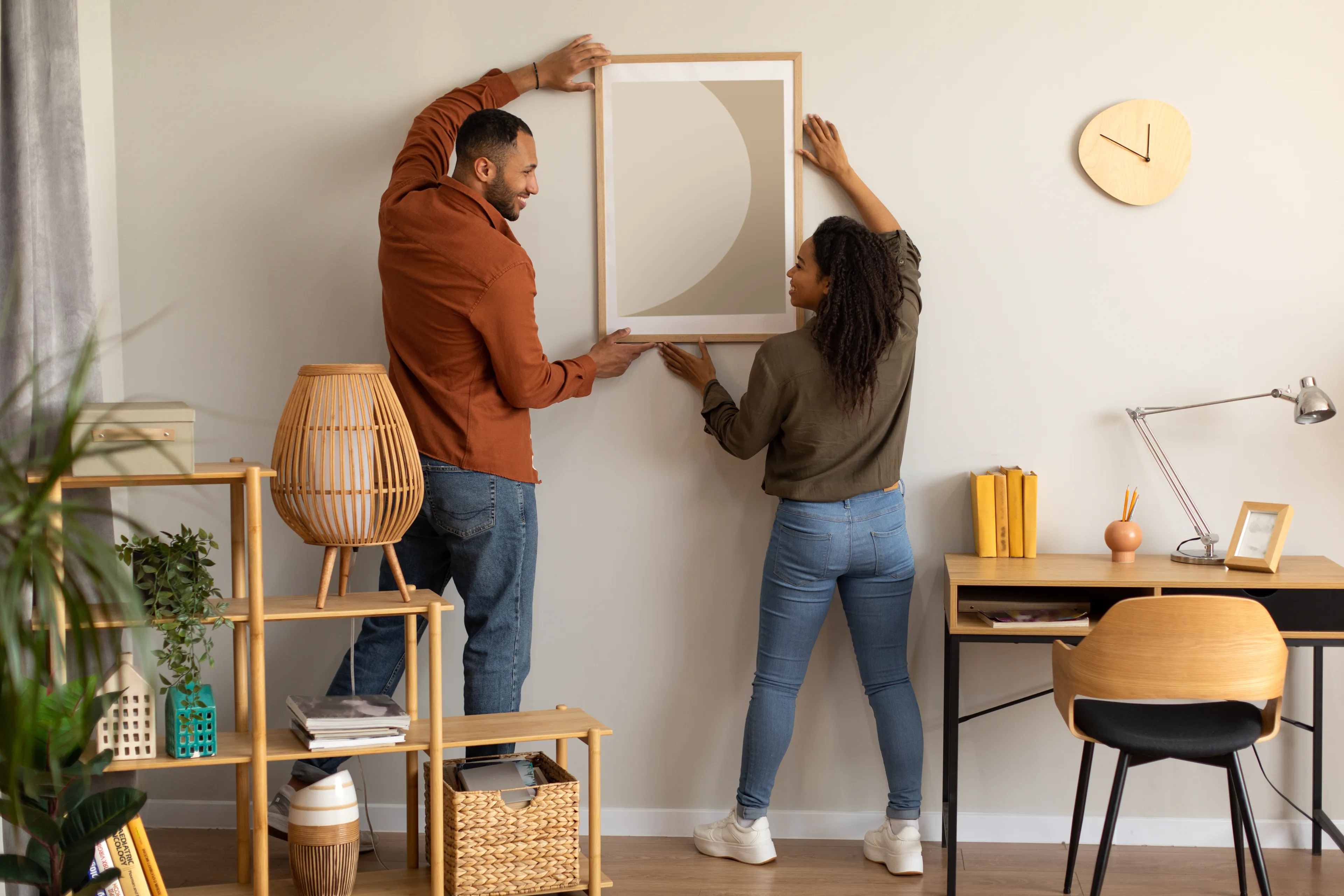 https://mr1.homeflow-assets.co.uk/files/site_asset/image/6691/5227/How_to_decorate_your_home_when_on_a_budget_Sequence.jpg