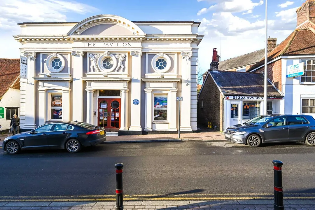 https://mr1.homeflow-assets.co.uk/files/site_asset/image/6970/9999/69b04bb3c9110137ab7f4a9d_Hailsham_stills_12_.jpg