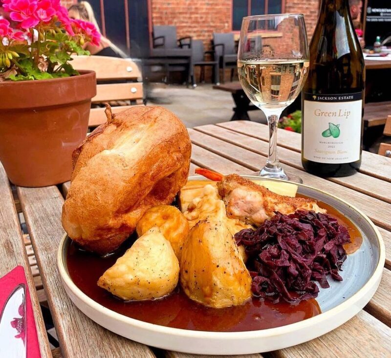 Roast dinner at The Midnight Bell