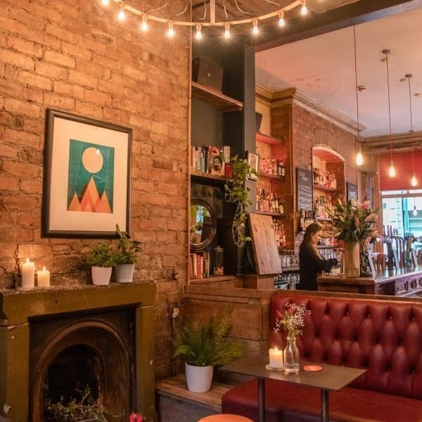 Roland's Cocktail bar